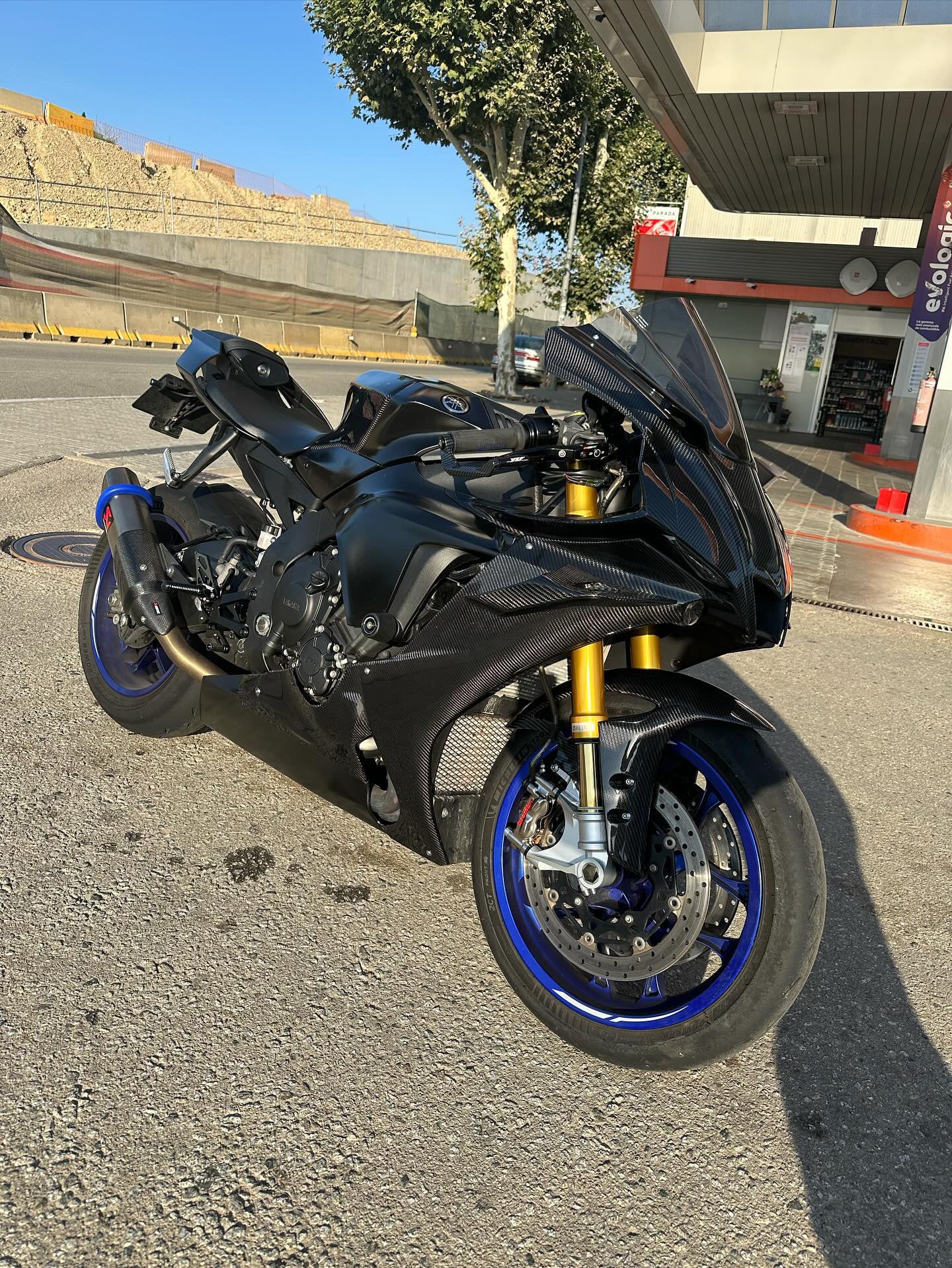 DRY Carbon Fiber Winglets for 2020 - 2024 YAMAHA R1 RN49