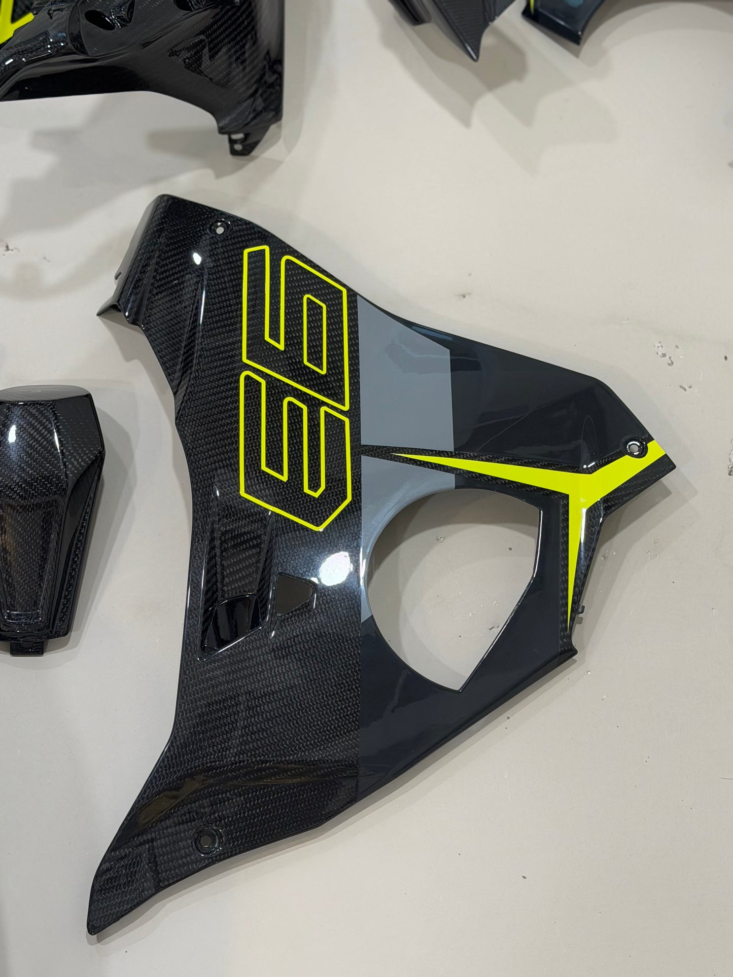 Lamborghini Style Carbon fiber body fairing for 2025-2026 Ducati Panigale V4