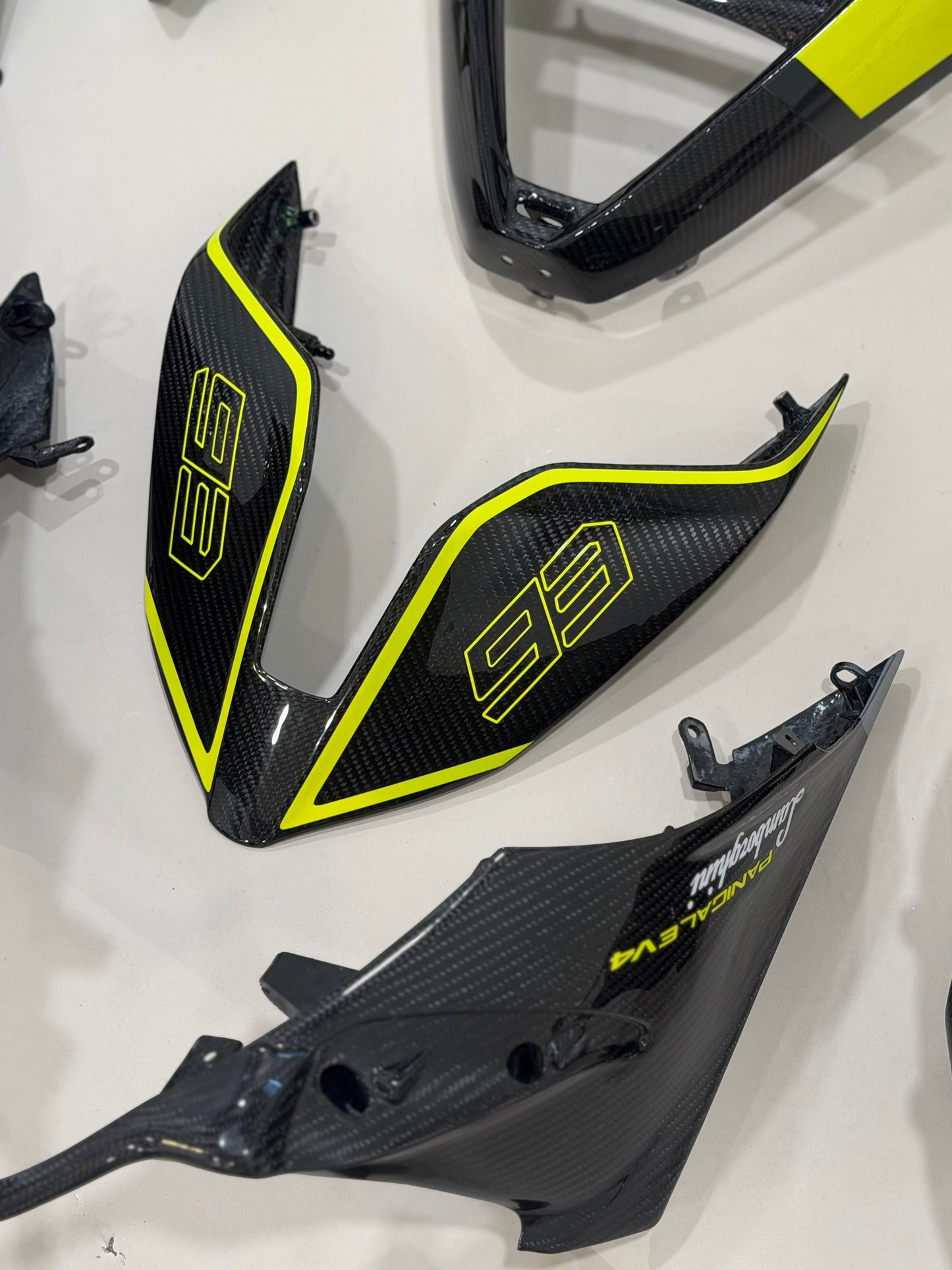 Lamborghini Style Carbon fiber body fairing for 2025-2026 Ducati Panigale V4