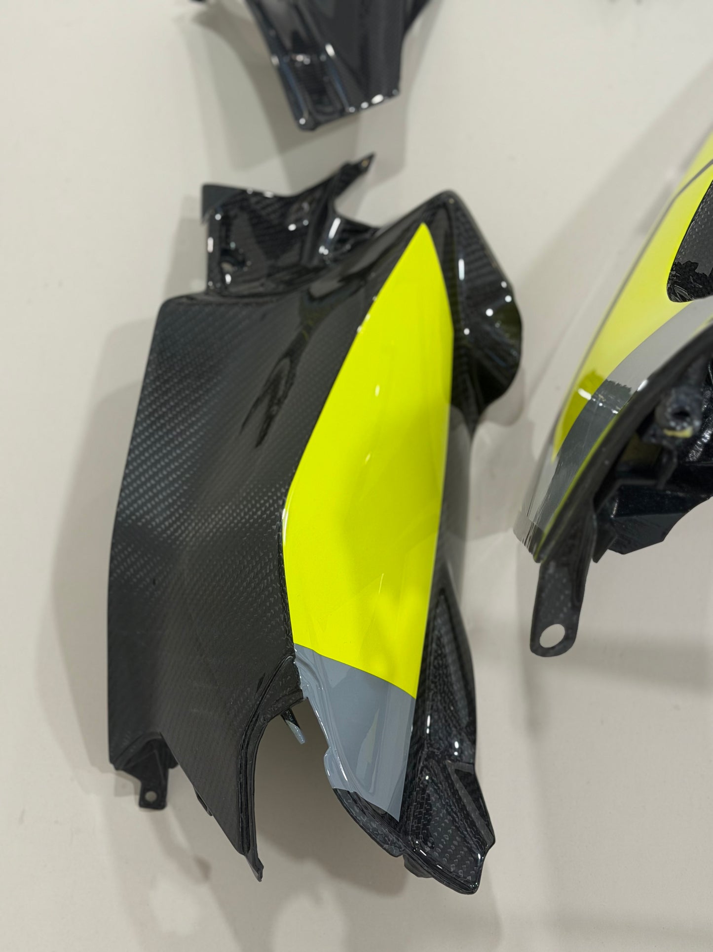 Lamborghini Style Carbon fiber body fairing for 2025-2026 Ducati Panigale V4