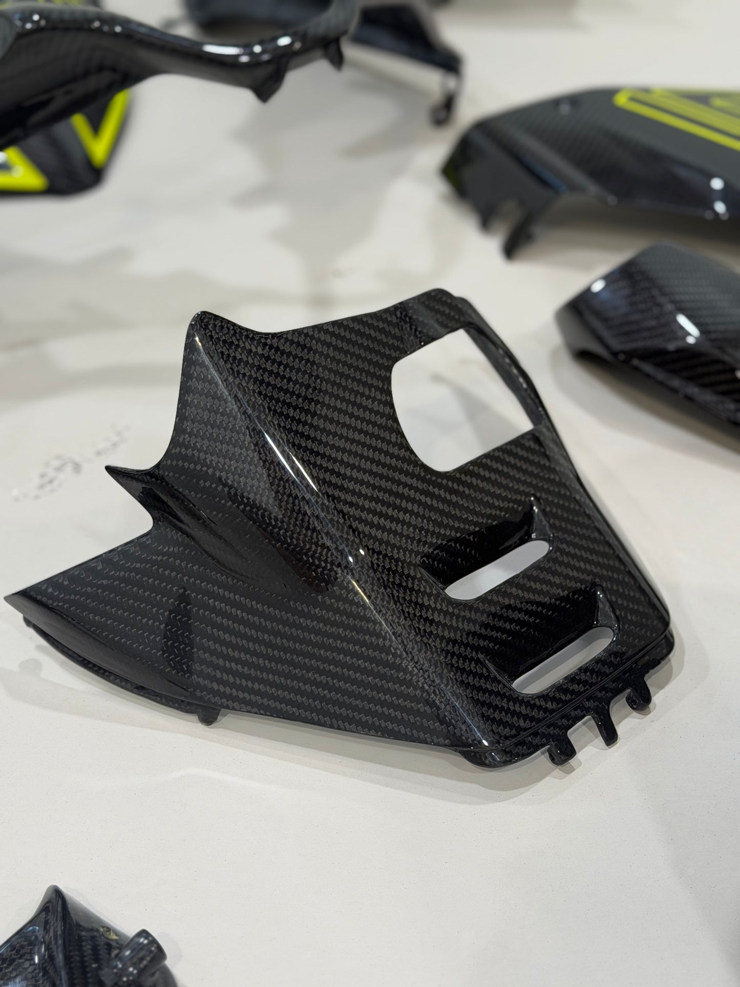 Lamborghini Style Carbon fiber body fairing for 2025-2026 Ducati Panigale V4