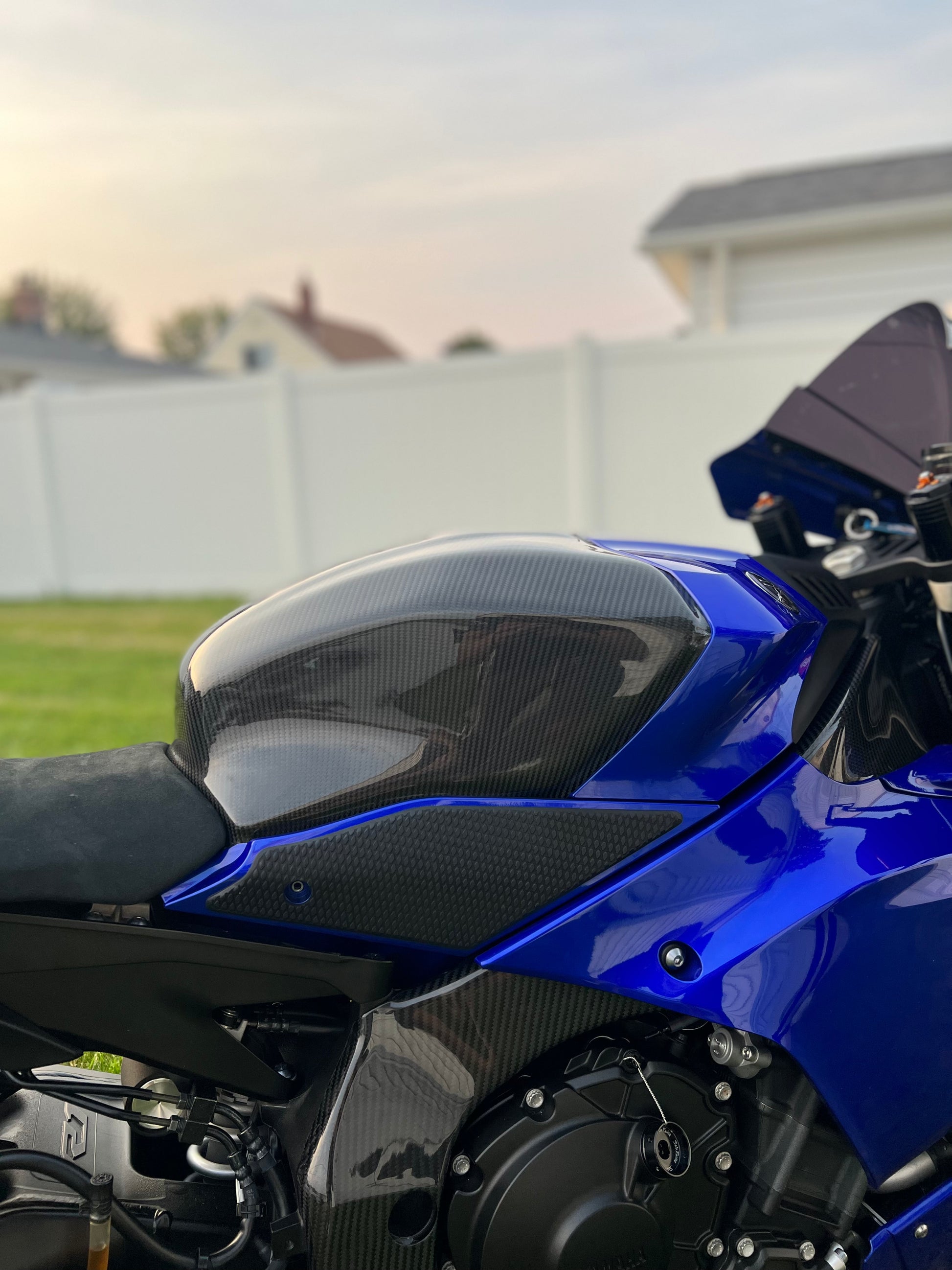 V2 Dry Carbon Fiber Race Tank Extender for 2015-2024 YAMAHA R1 RN32 RN ...