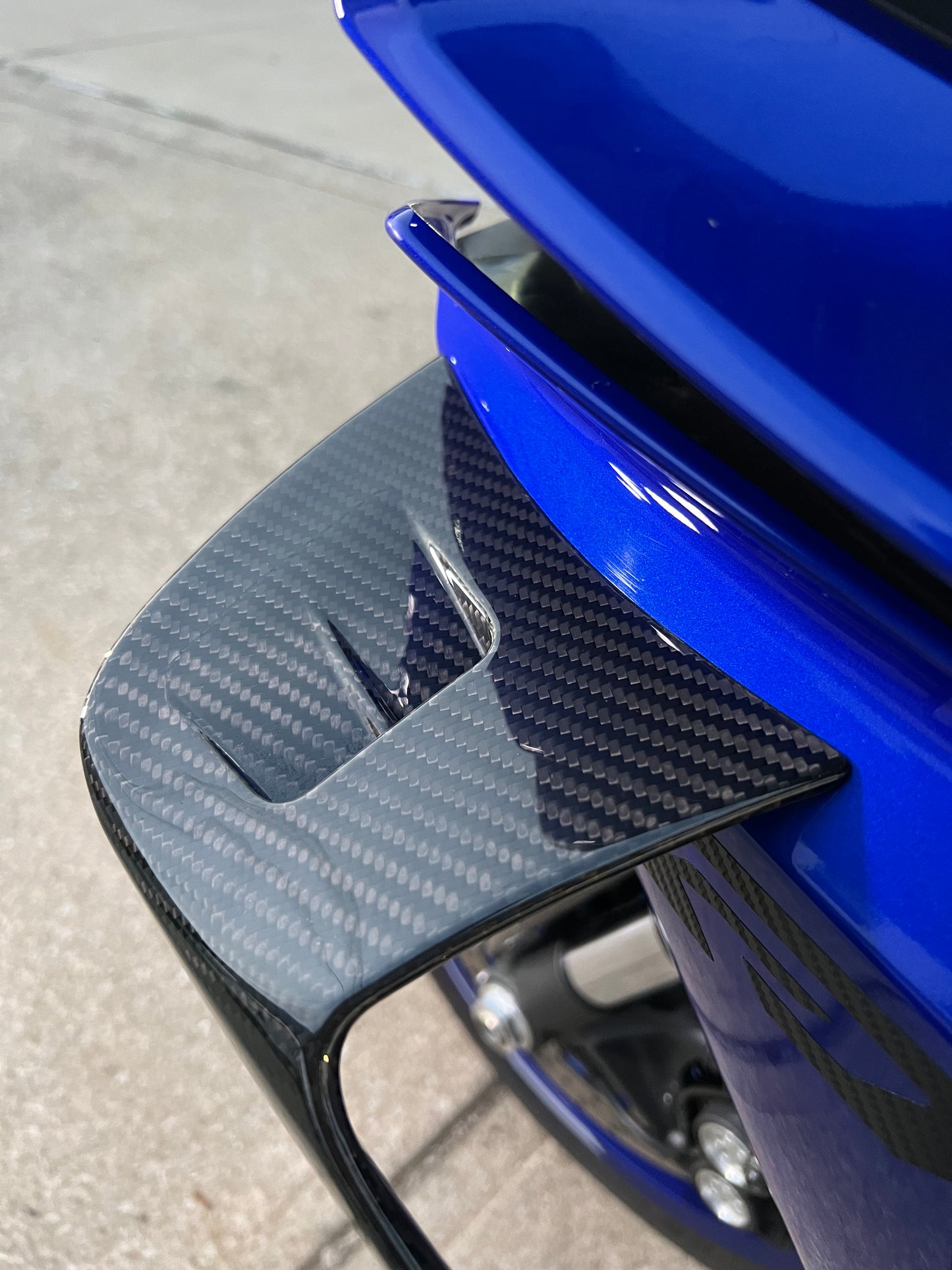 DRY Carbon Fiber Winglets for 2020 - 2024 YAMAHA R1 RN49